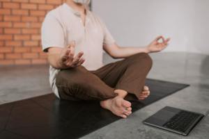 Seniors meditation sessions at pro companion